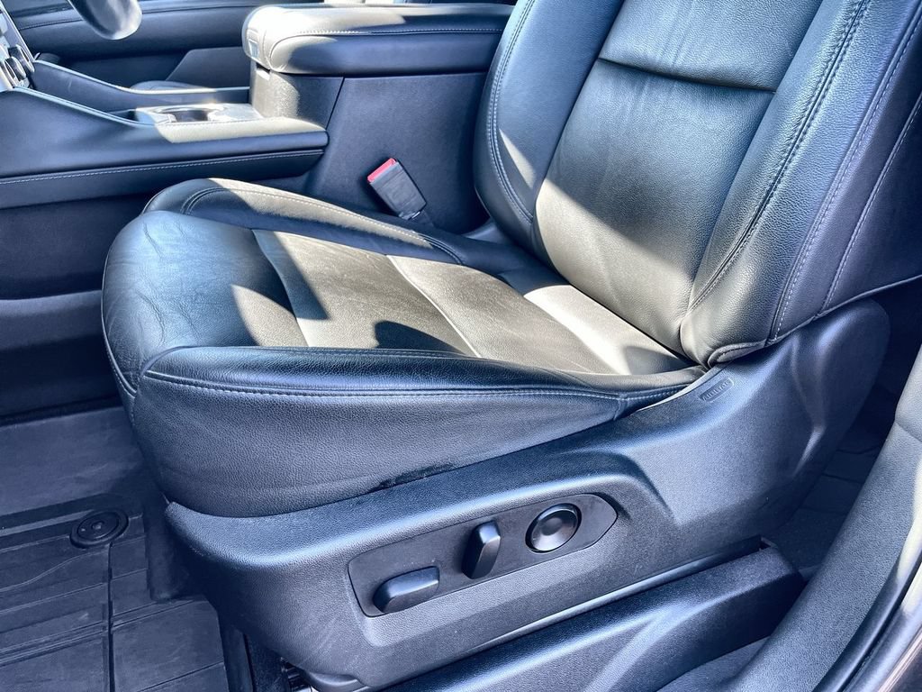 Used 2021 Chevrolet Tahoe LT w/ LT Signature Package AWD/4WD image 19