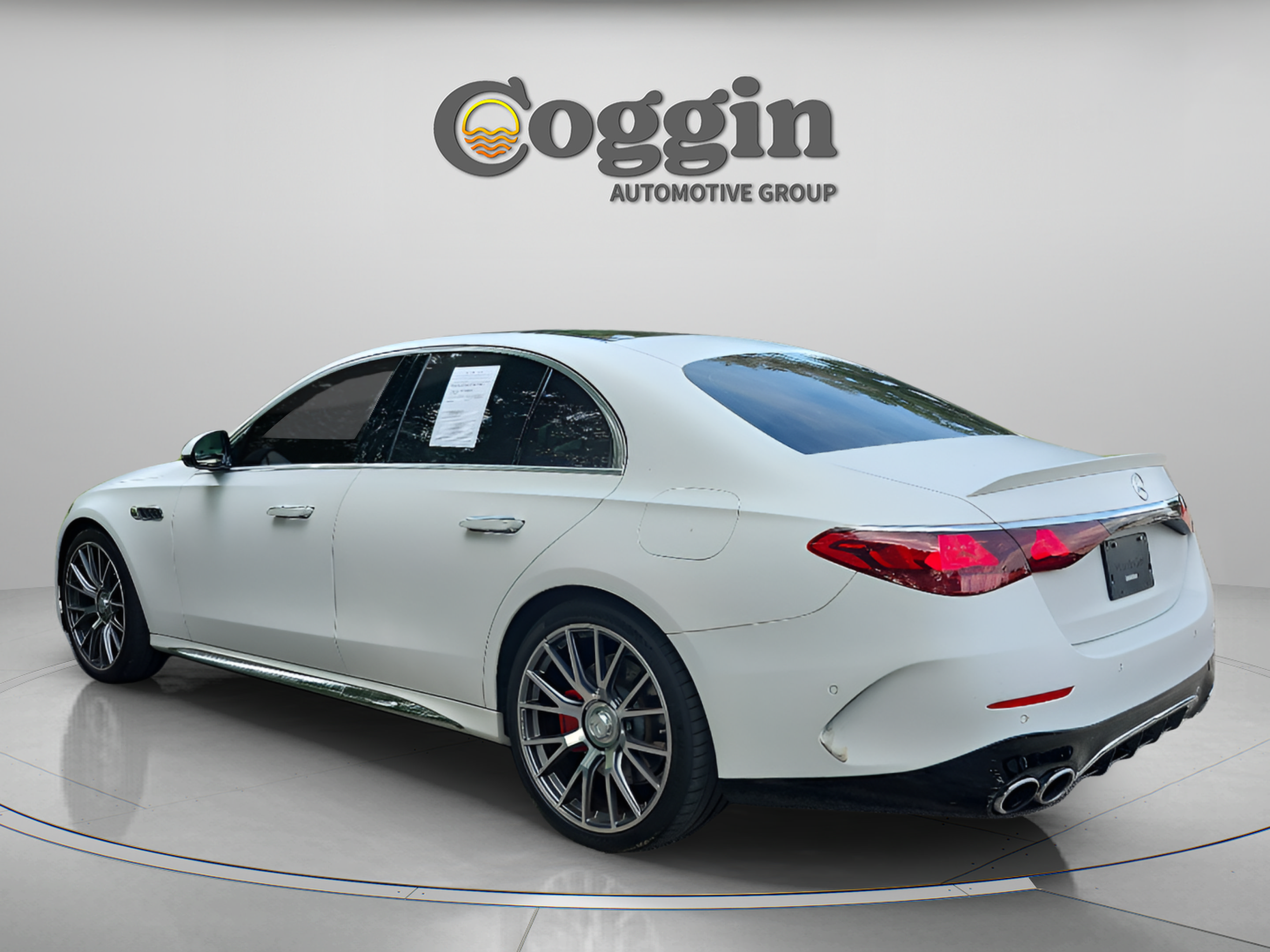 Used 2025 Mercedes-Benz E 53 AMG e 4MATIC Sedan image 3