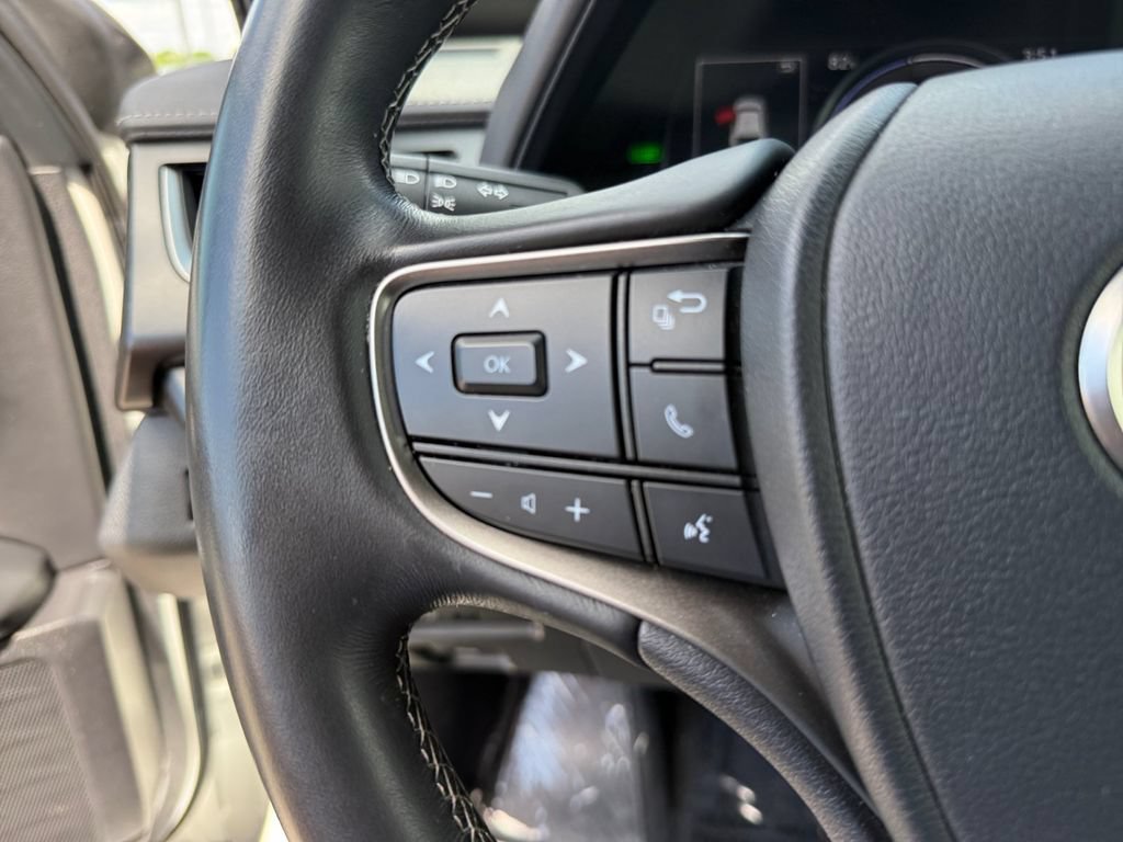 Used 2021 Lexus UX 250h w/ Accessory Package (Z2) AWD/4WD image 25