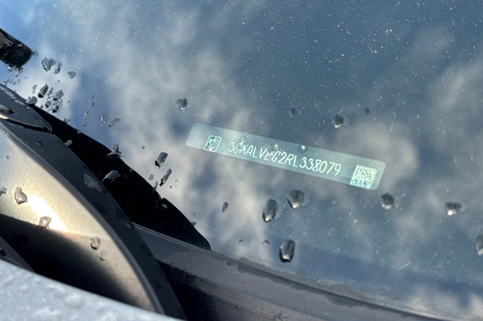 Used 2024 GMC Terrain SLT w/ Elevation Edition image 9