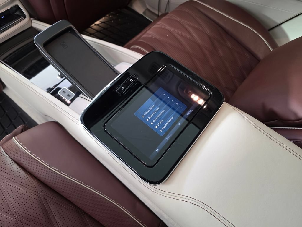 Certified 2025 Mercedes-Benz Maybach GLS 600 4MATIC image 18