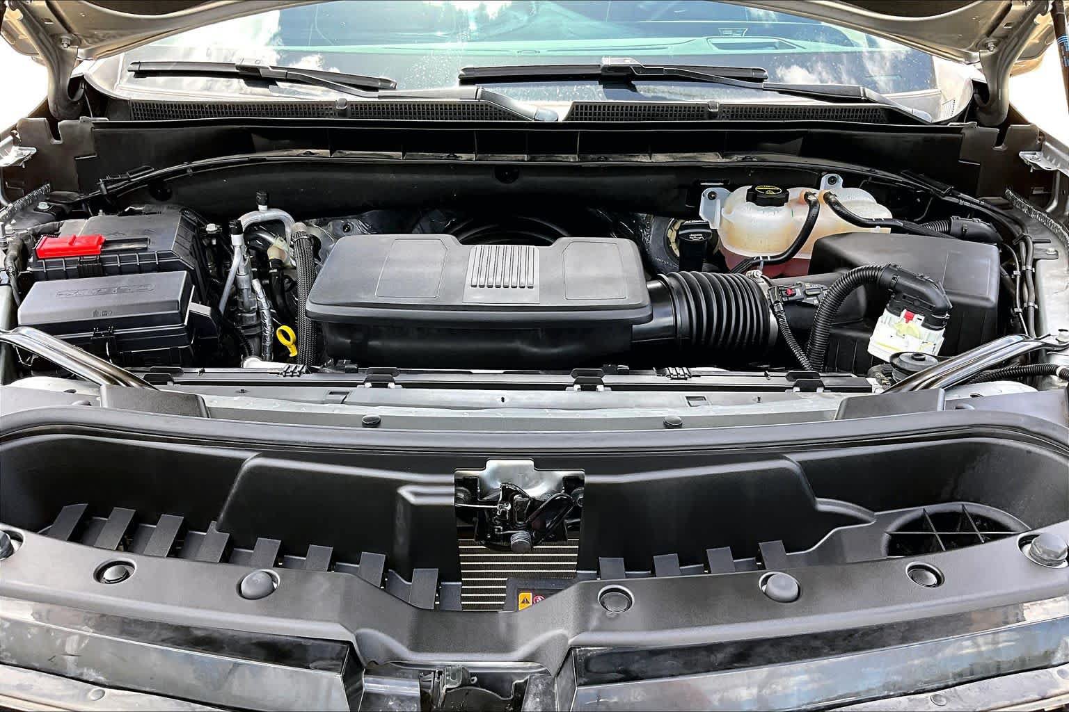 Used 2024 Cadillac Escalade Premium Luxury RWD image 30