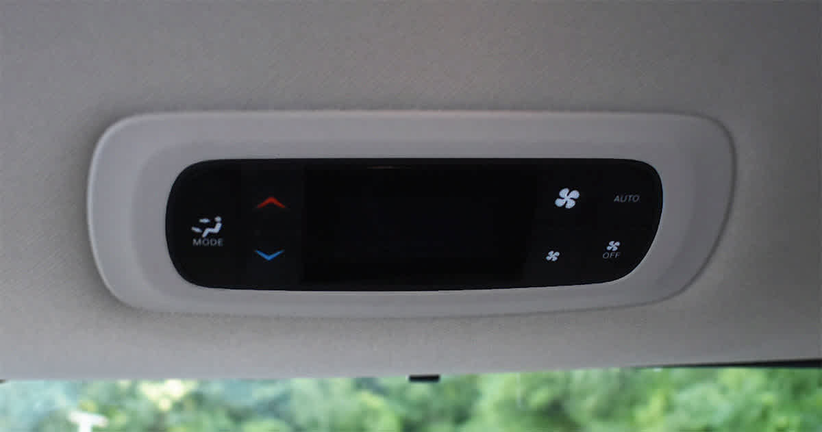 Used 2023 Chrysler Pacifica Touring-L FWD image 9