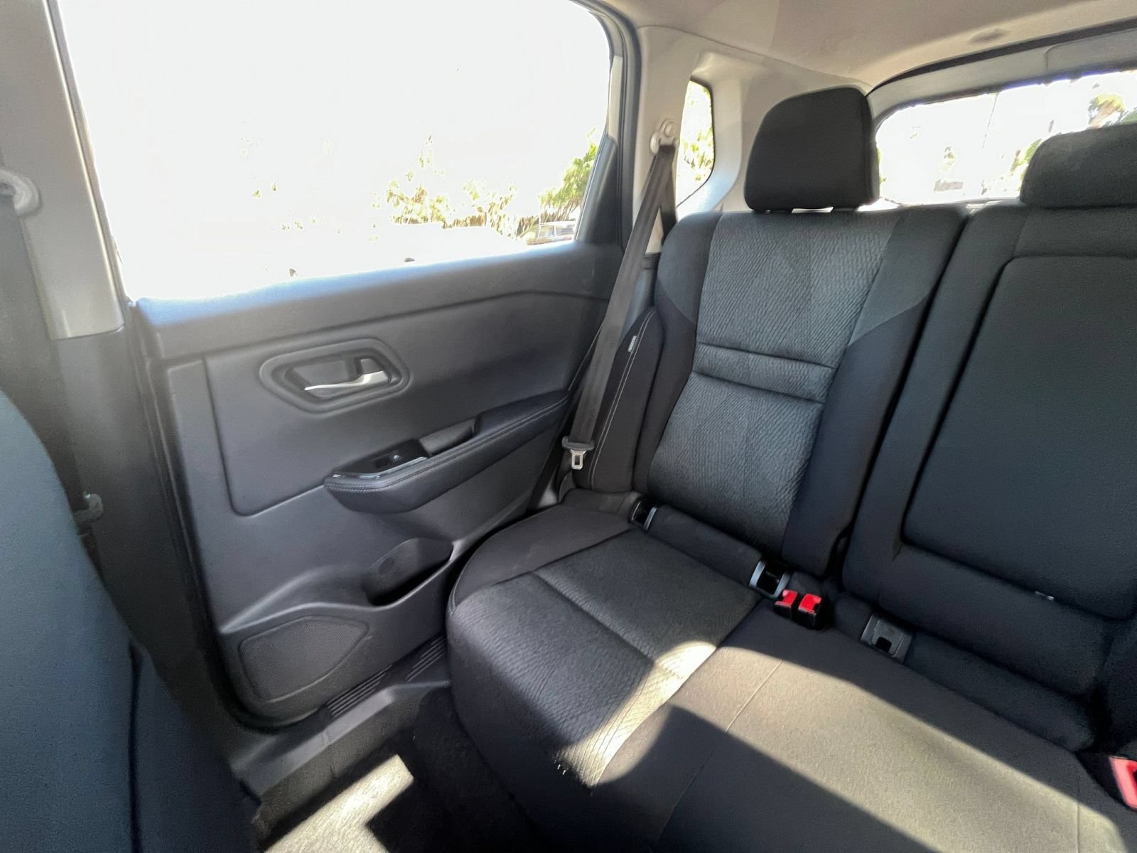 Used 2025 Nissan Rogue SV AWD/4WD image 38