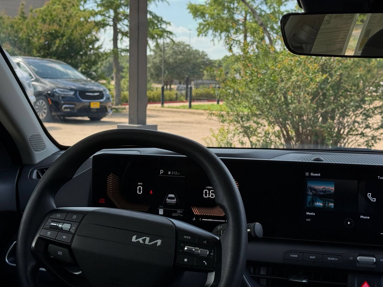Used 2025 Kia K4 FWD image 36