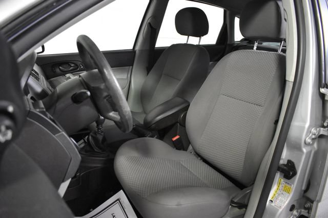 Used 2007 Ford Focus S FWD image 8