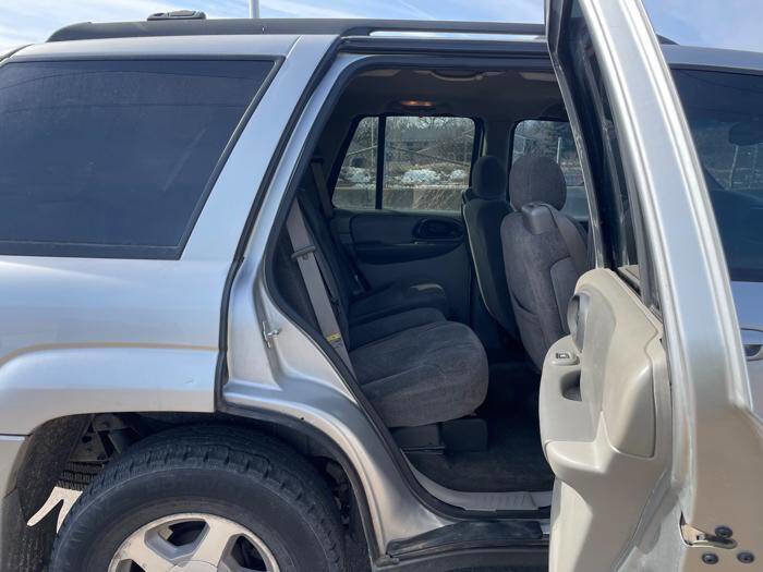 Used 2004 Chevrolet TrailBlazer LT image 29