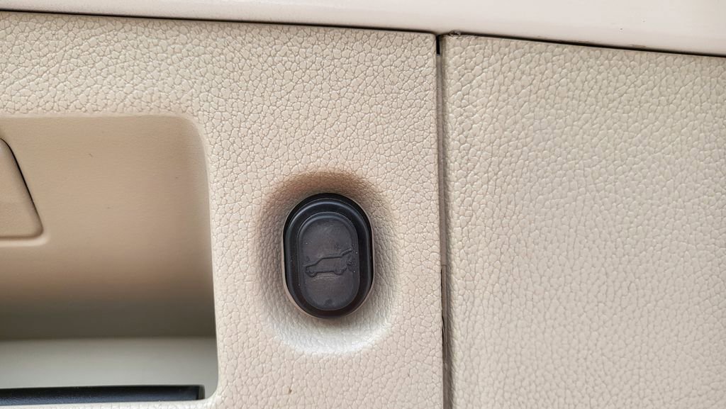 Used 2018 Cadillac Escalade Luxury AWD/4WD image 15