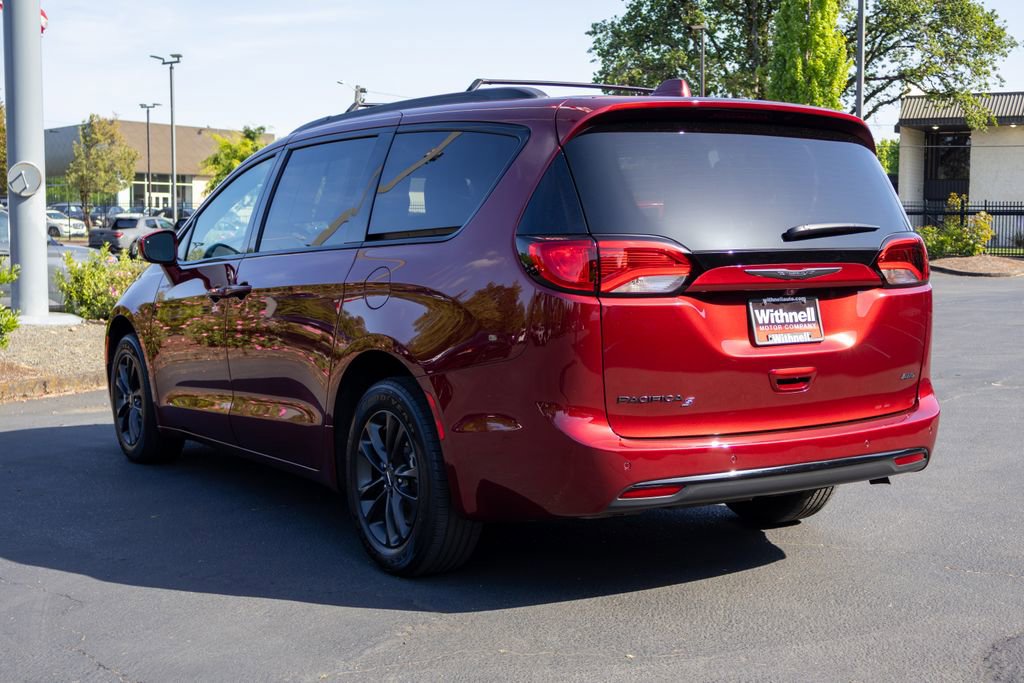 Used 2020 Chrysler Pacifica Touring-L w/ Advanced Safetytec Group AWD/4WD image 9