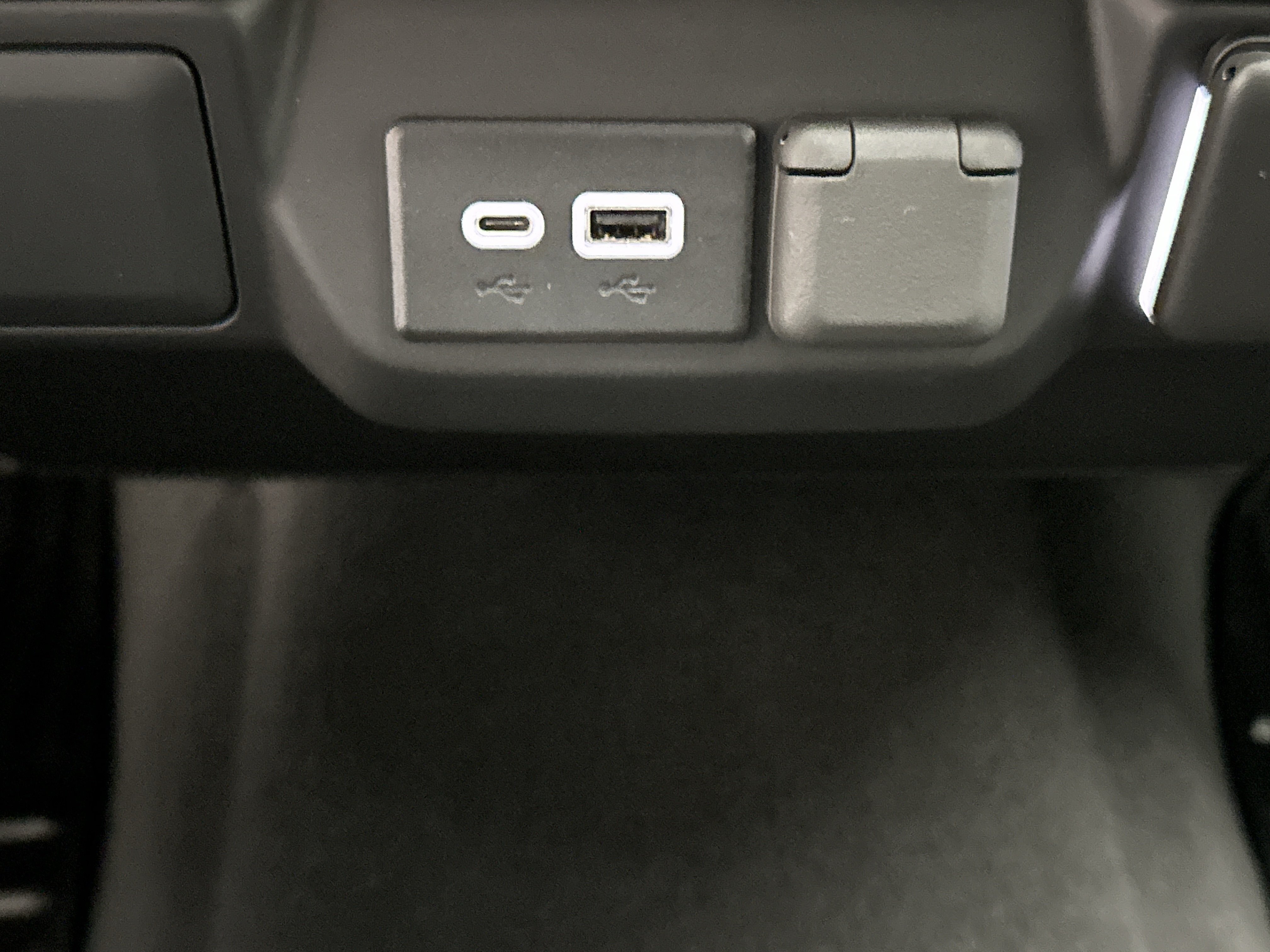 Used 2022 Chevrolet Silverado 1500 Custom w/ LPO, Dark Essentials Package AWD/4WD image 37