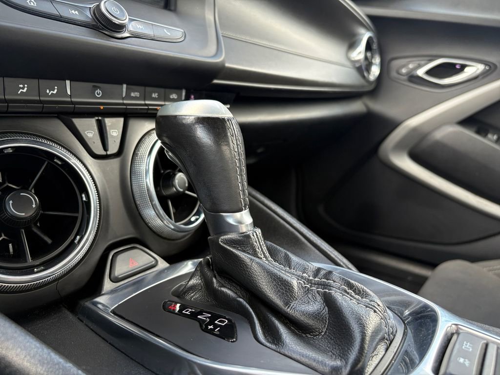 Used 2020 Chevrolet Camaro LT image 23