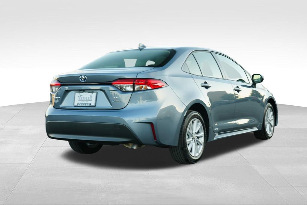 Used 2025 Toyota Corolla LE w/ LE Premium Package image 8