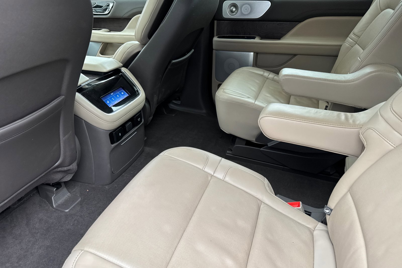 Certified 2023 Lincoln Navigator Reserve image 12