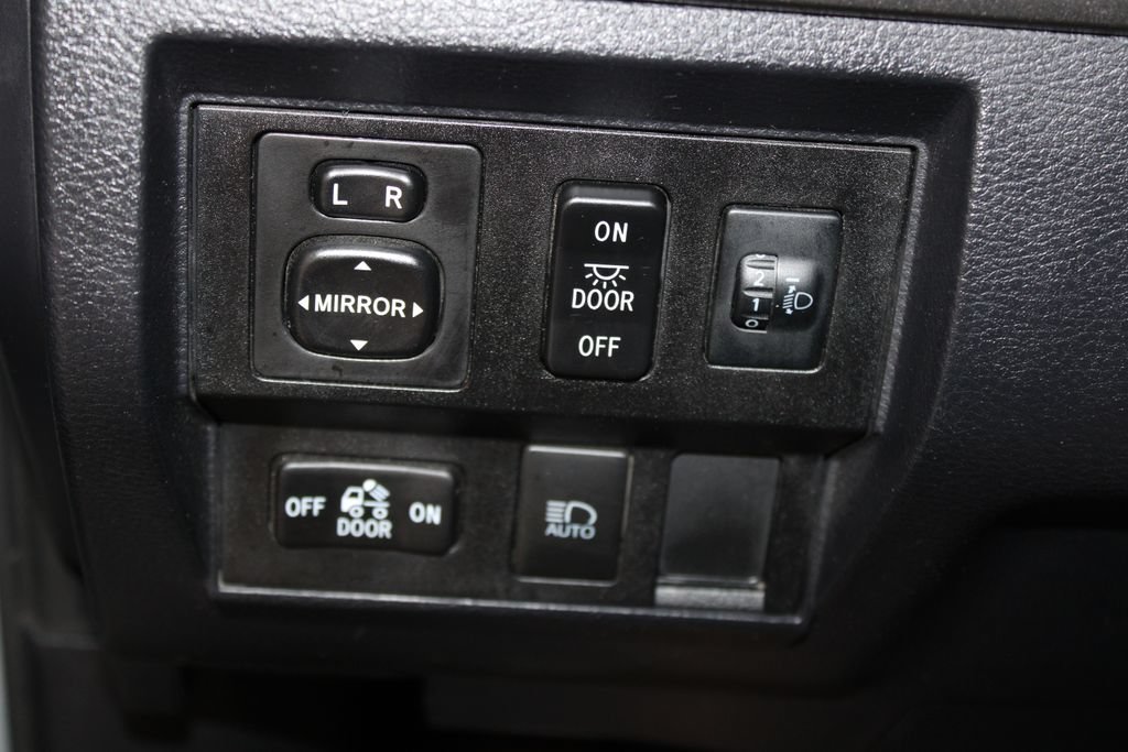 Used 2018 Toyota Tundra SR5 w/ TRD Off Road Package AWD/4WD image 50