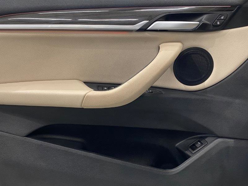 Used 2018 BMW X1 xDrive28i w/ Convenience Package image 9