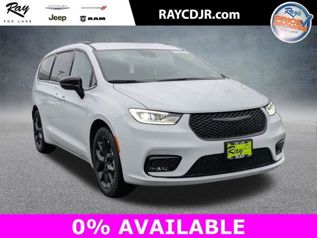 New 2026 Chrysler Pacifica Select w/ S Appearance Package