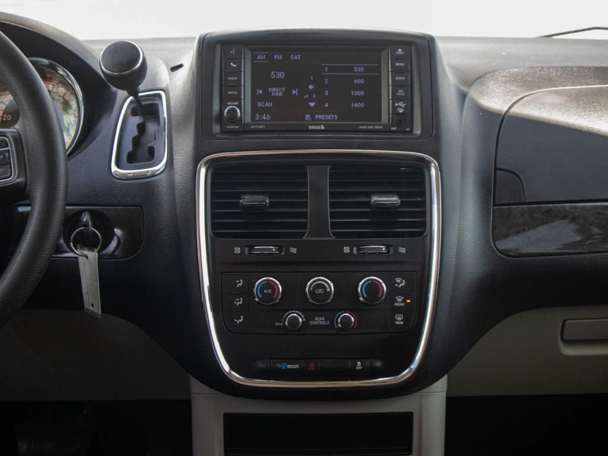 Used 2019 Dodge Grand Caravan SE w/ UConnect Hands-Free Group FWD image 26