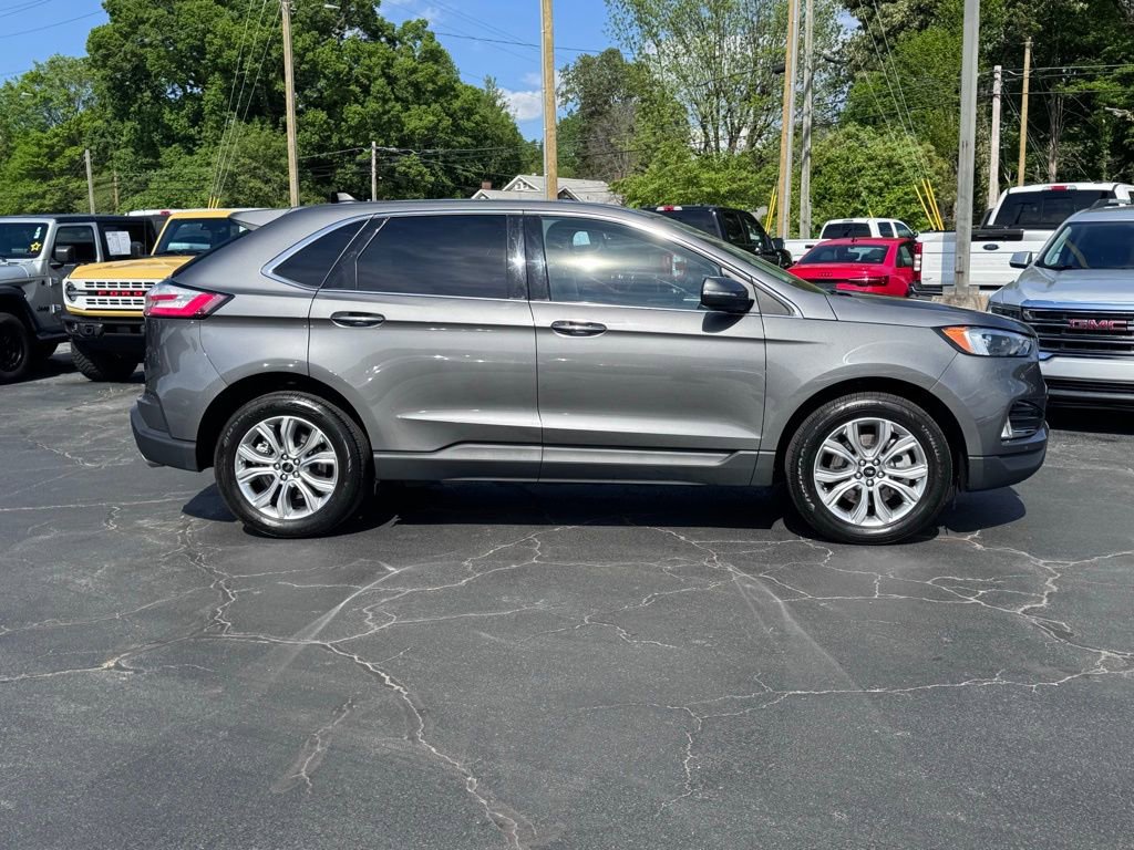 Used 2024 Ford Edge Titanium image 4