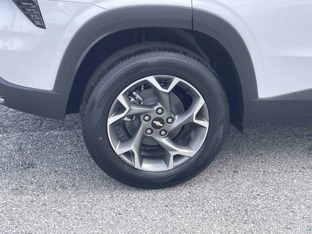 New 2026 Chevrolet Trax LT w/ LT Convenience Package FWD image 7