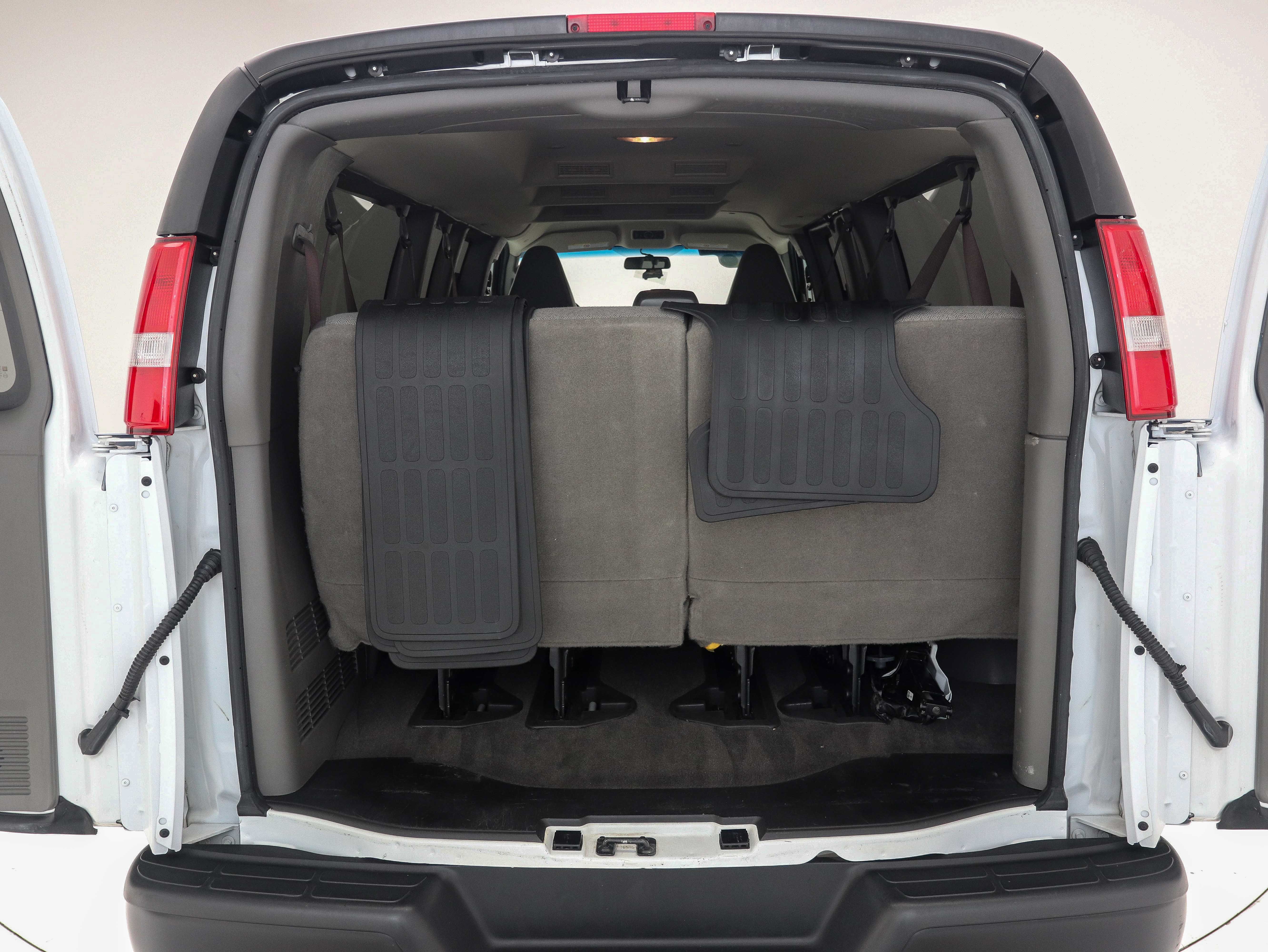 Used 2023 Chevrolet Express 3500 LS RWD image 11
