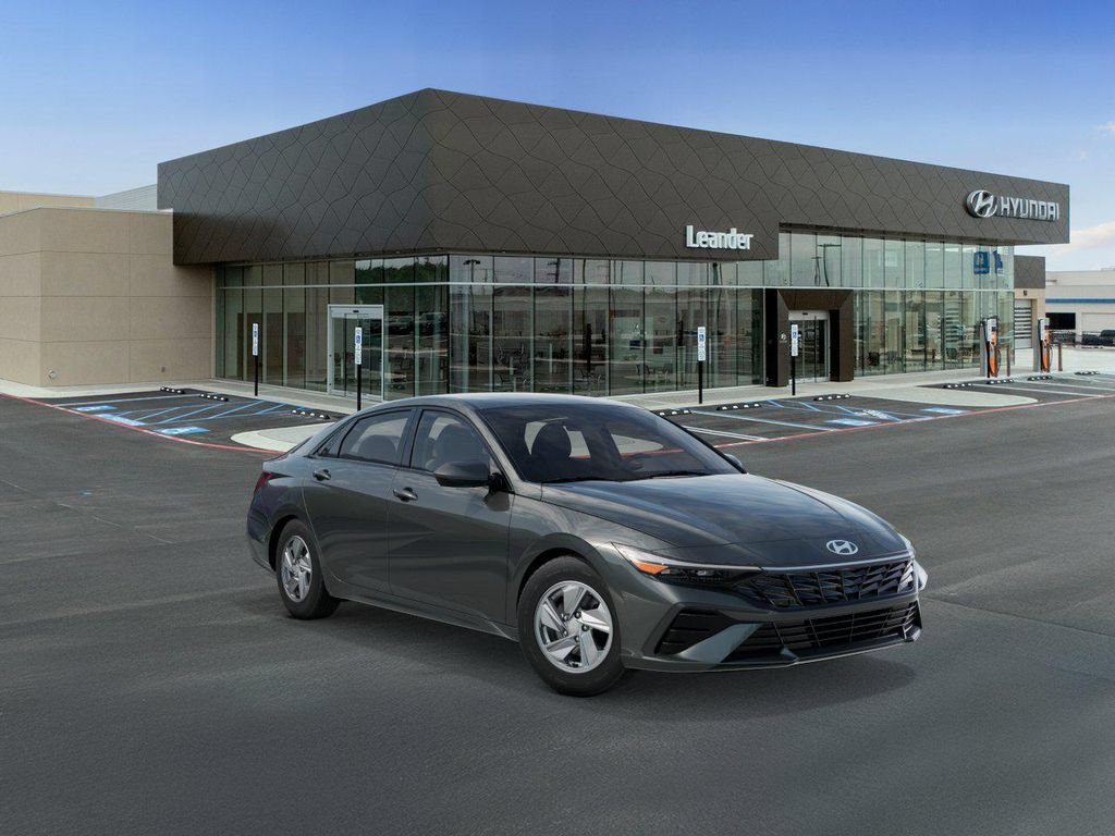 New 2026 Hyundai Elantra SE FWD image 2