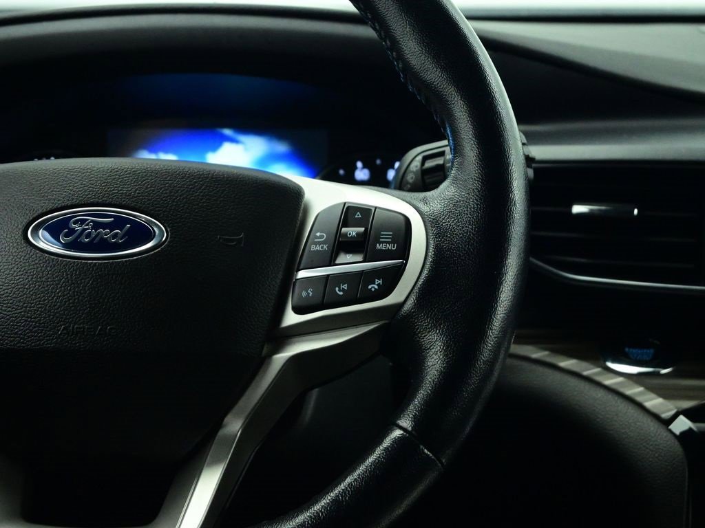 Used 2022 Ford Explorer Limited w/ Equipment Group 301A image 10