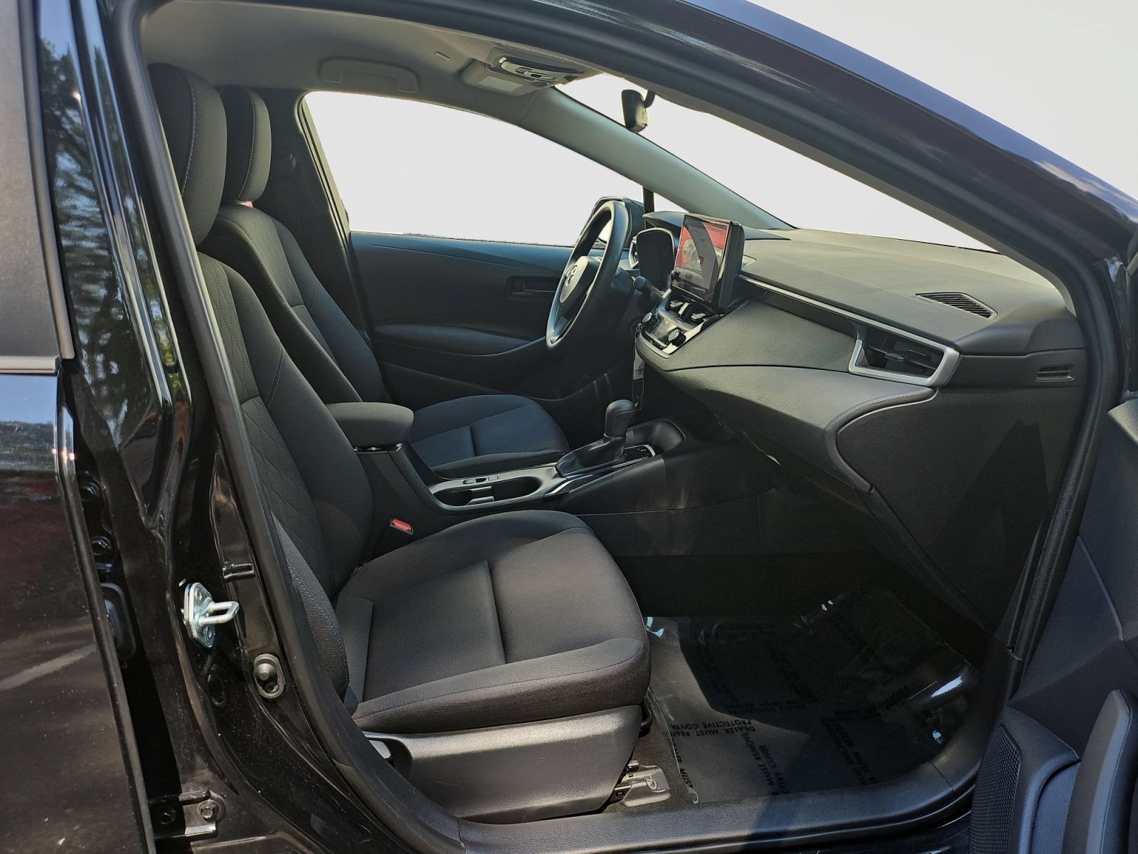 Used 2024 Toyota Corolla LE FWD image 17