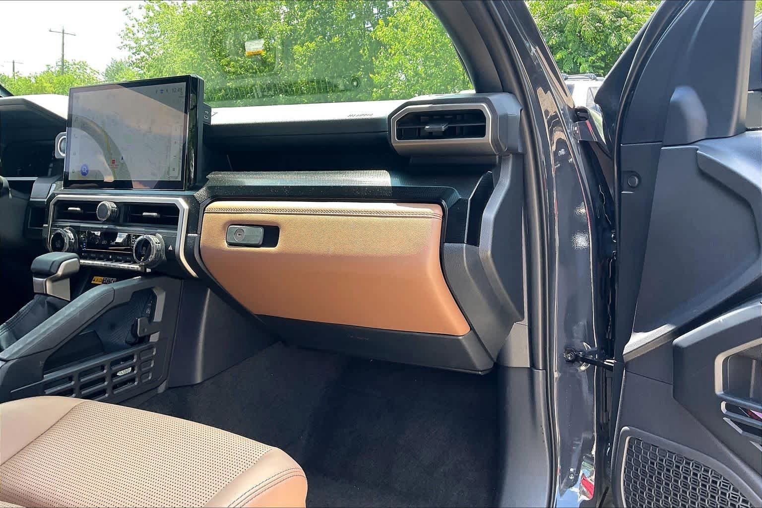 Used 2026 Toyota 4Runner Limited AWD/4WD image 18