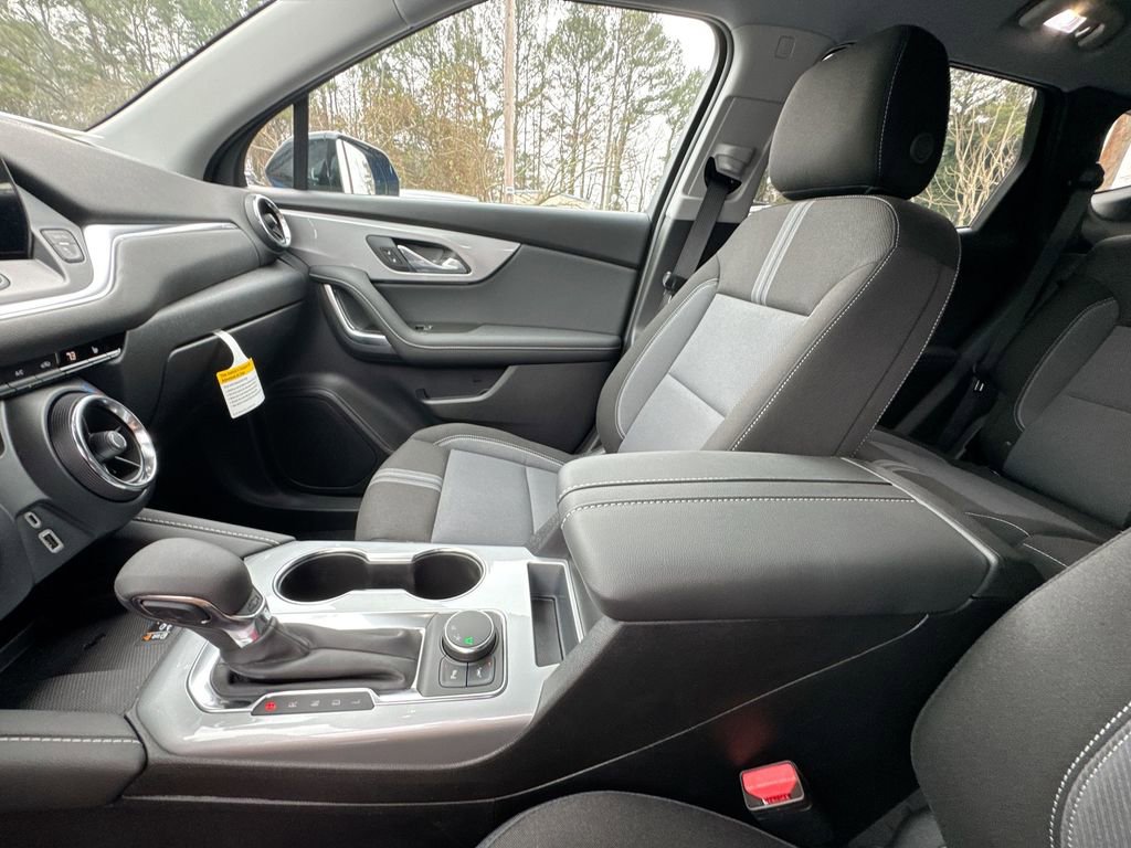 New 2026 Chevrolet Blazer LT w/ Convenience Package FWD image 24