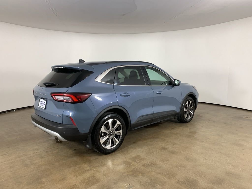 Used 2023 Ford Escape Platinum w/ Premium Technology Package image 8