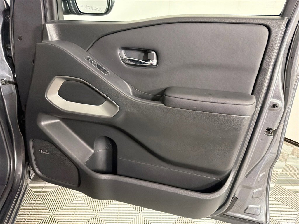 Used 2022 Nissan Frontier SV w/ SV Premium Package image 15