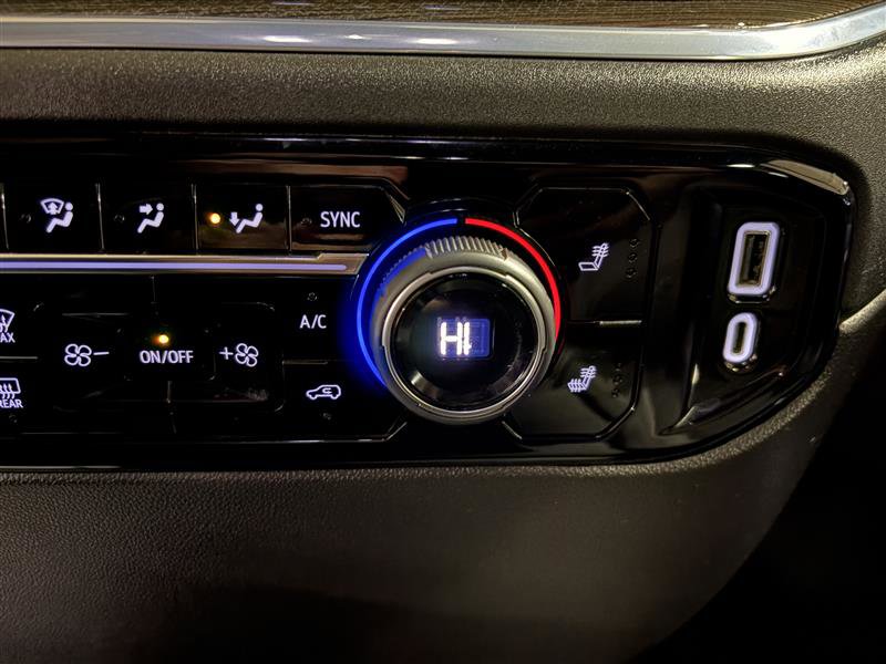 Used 2022 Chevrolet Silverado 1500 RST image 18