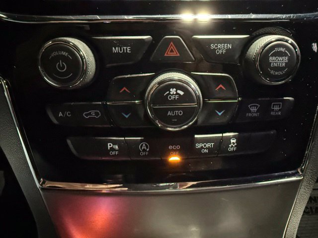 Used 2019 Jeep Grand Cherokee Overland AWD/4WD image 40