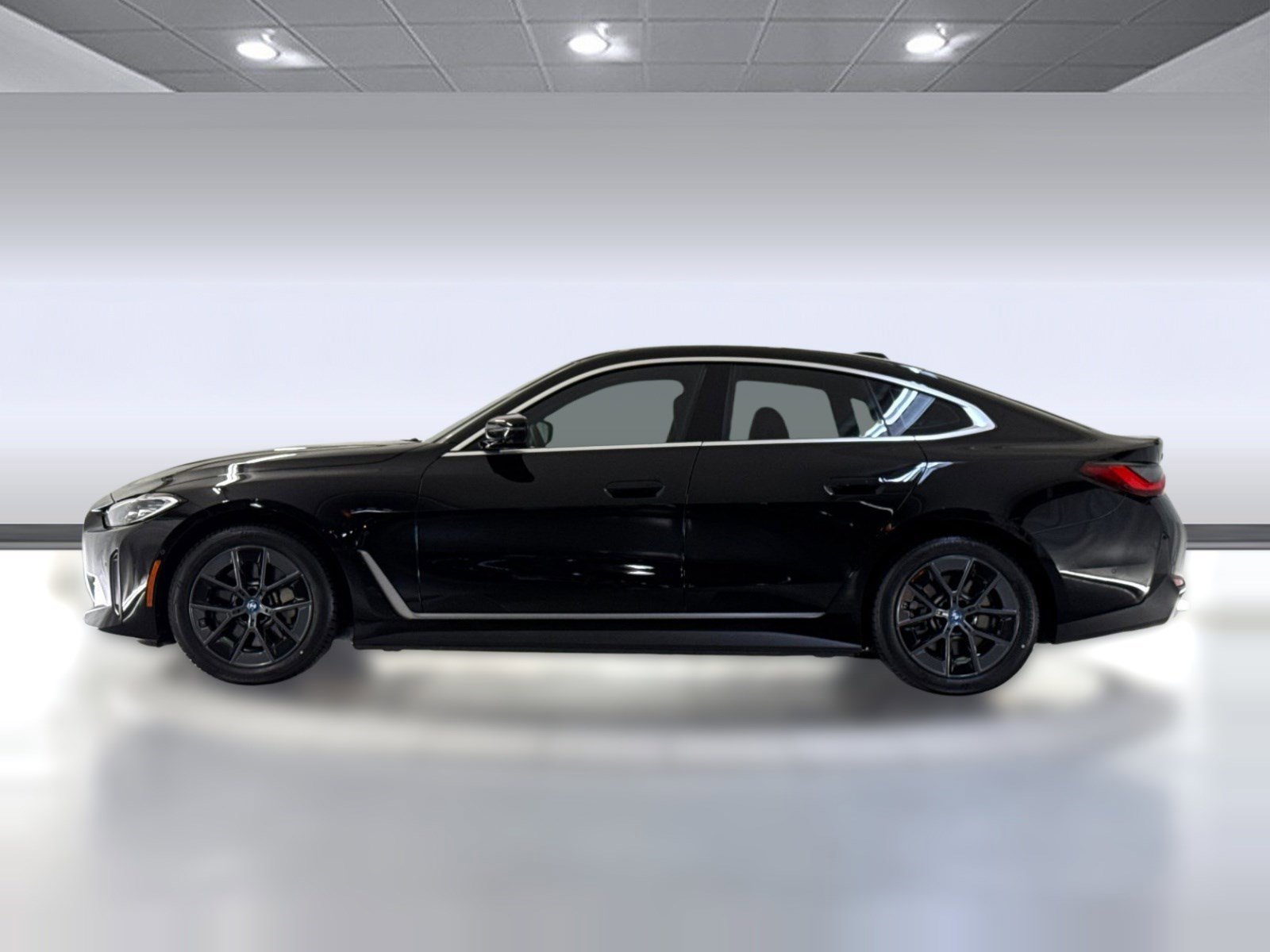 Used 2023 BMW i4 eDrive35 image 2