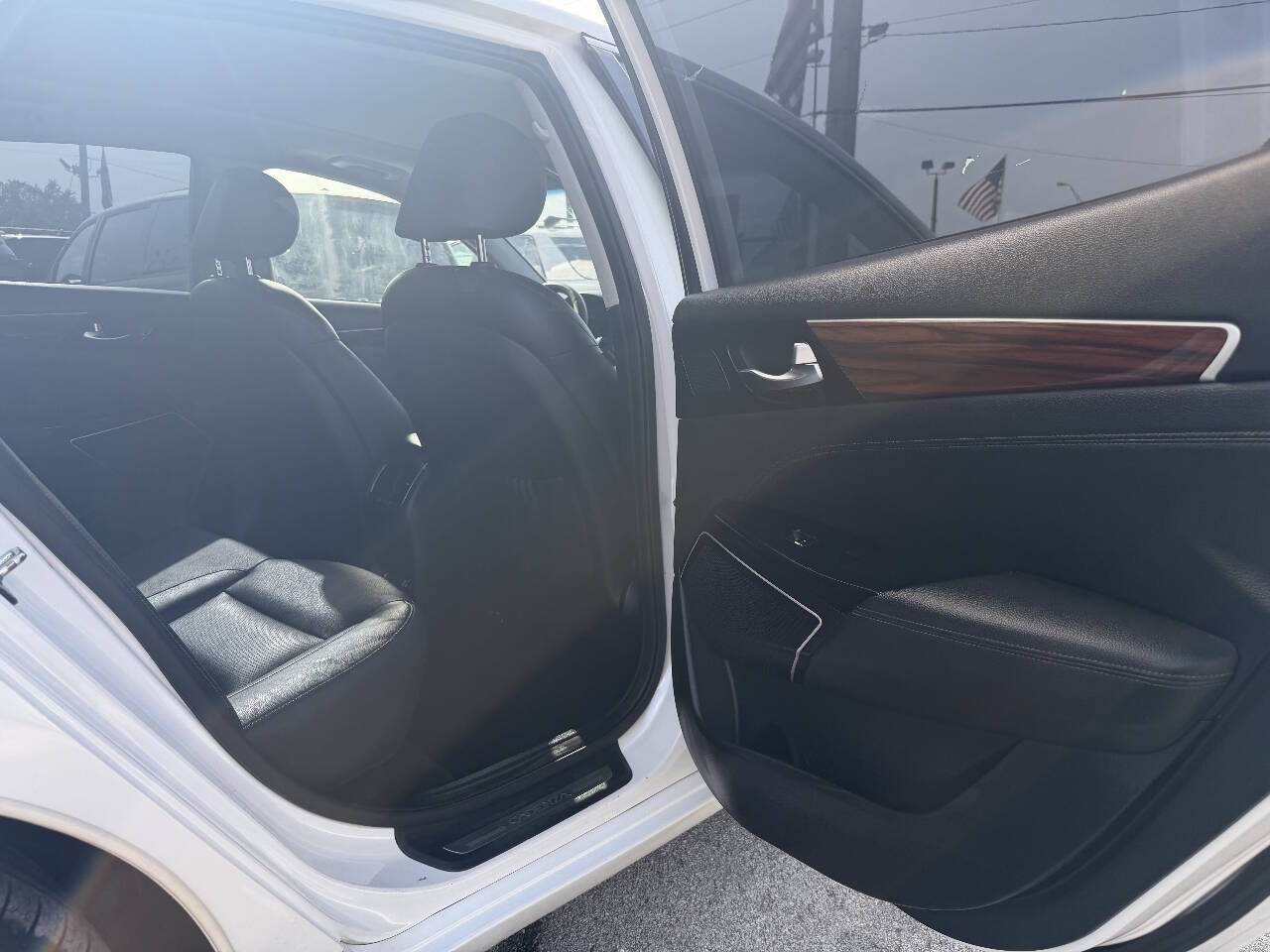 Used 2017 Kia Cadenza Premium FWD image 22