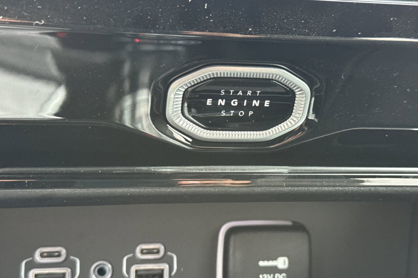 New 2026 Jeep Grand Cherokee Altitude image 21