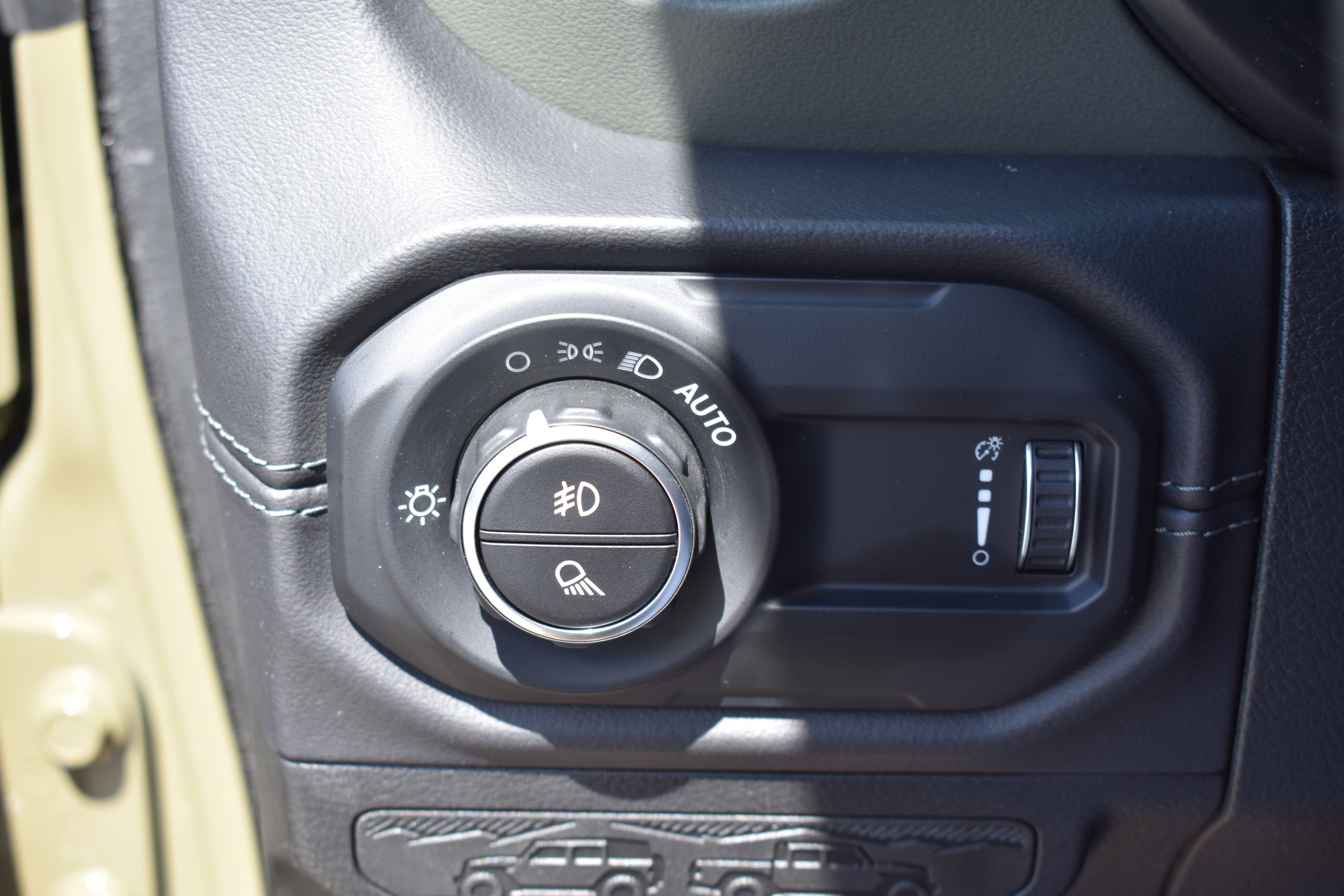 Used 2025 Jeep Gladiator Mojave image 16