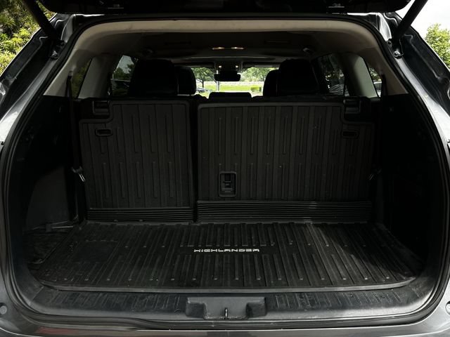 Used 2023 Toyota Highlander XLE FWD image 32