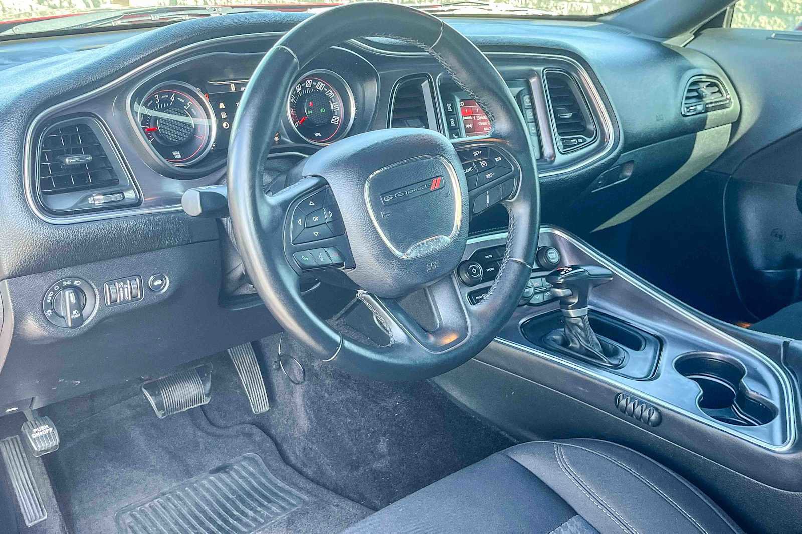 Used 2017 Dodge Challenger R/T image 11