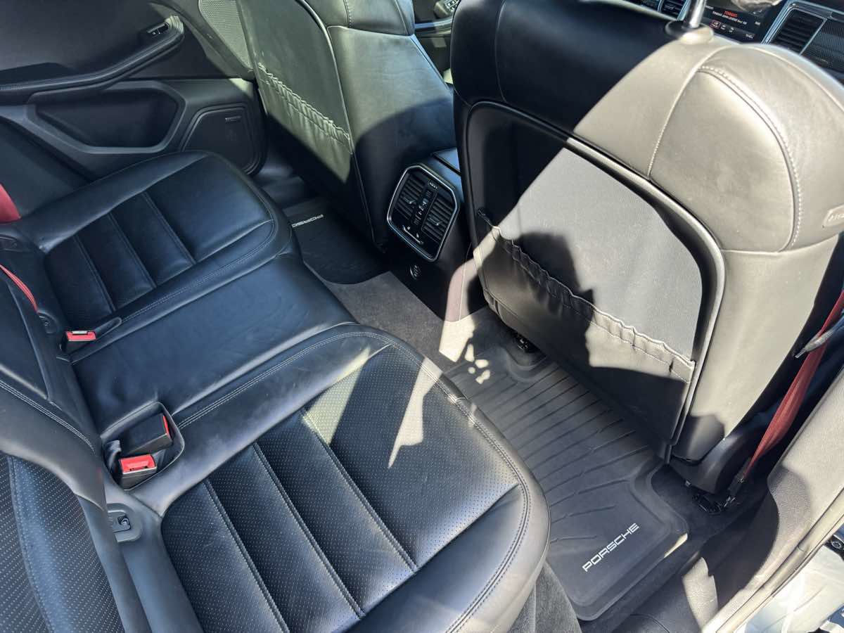 Used 2017 Porsche Macan GTS AWD/4WD image 40