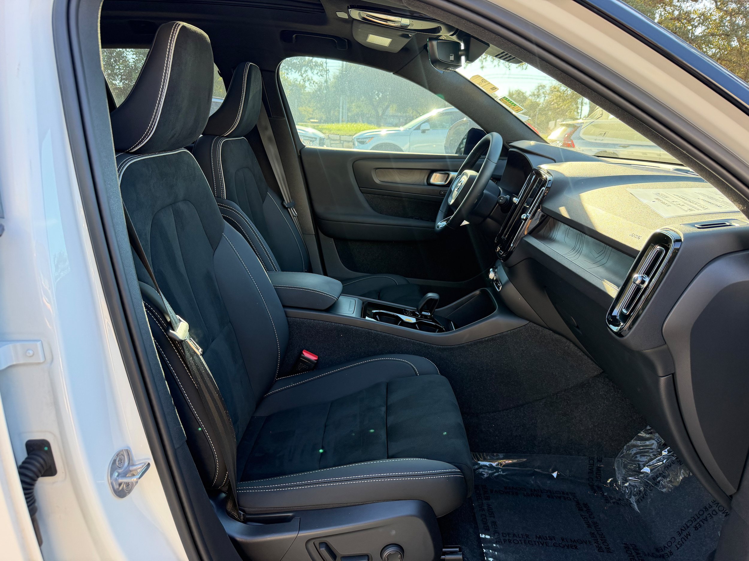Certified 2024 Volvo XC40 Recharge Plus w/ Protection Package Premier RWD image 10