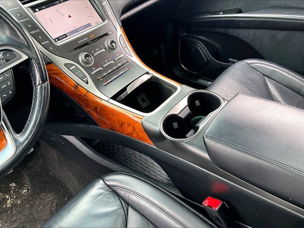 Used 2019 Lincoln Nautilus Select image 13