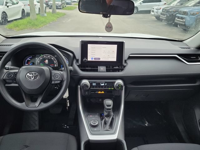 Used 2025 Toyota RAV4 LE AWD/4WD image 9