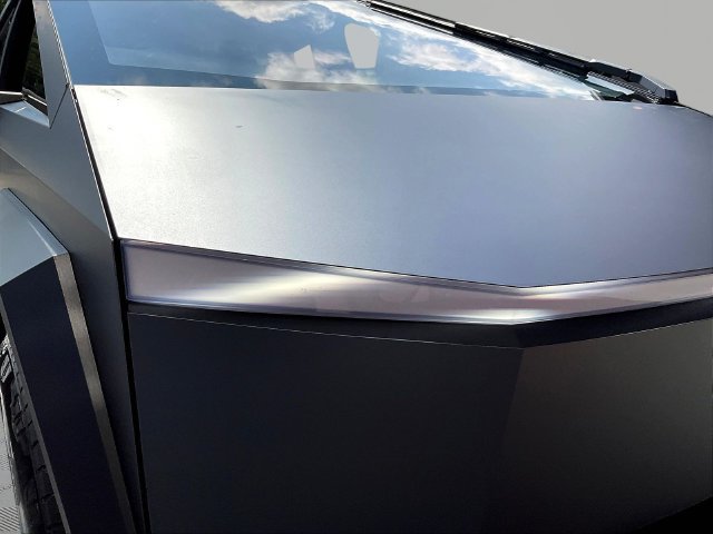 Used 2024 Tesla Cybertruck AWD Crew Cab image 31