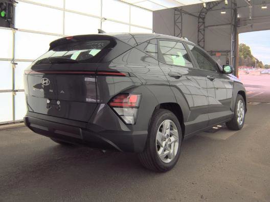 Used 2025 Hyundai Kona SE FWD image 3
