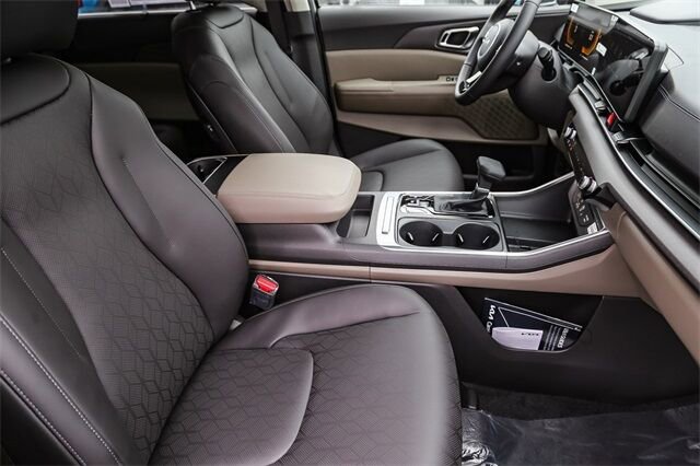 New 2026 Kia Carnival EX FWD image 14