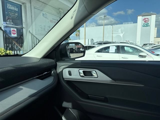 Used 2025 Ford Explorer Active RWD image 12