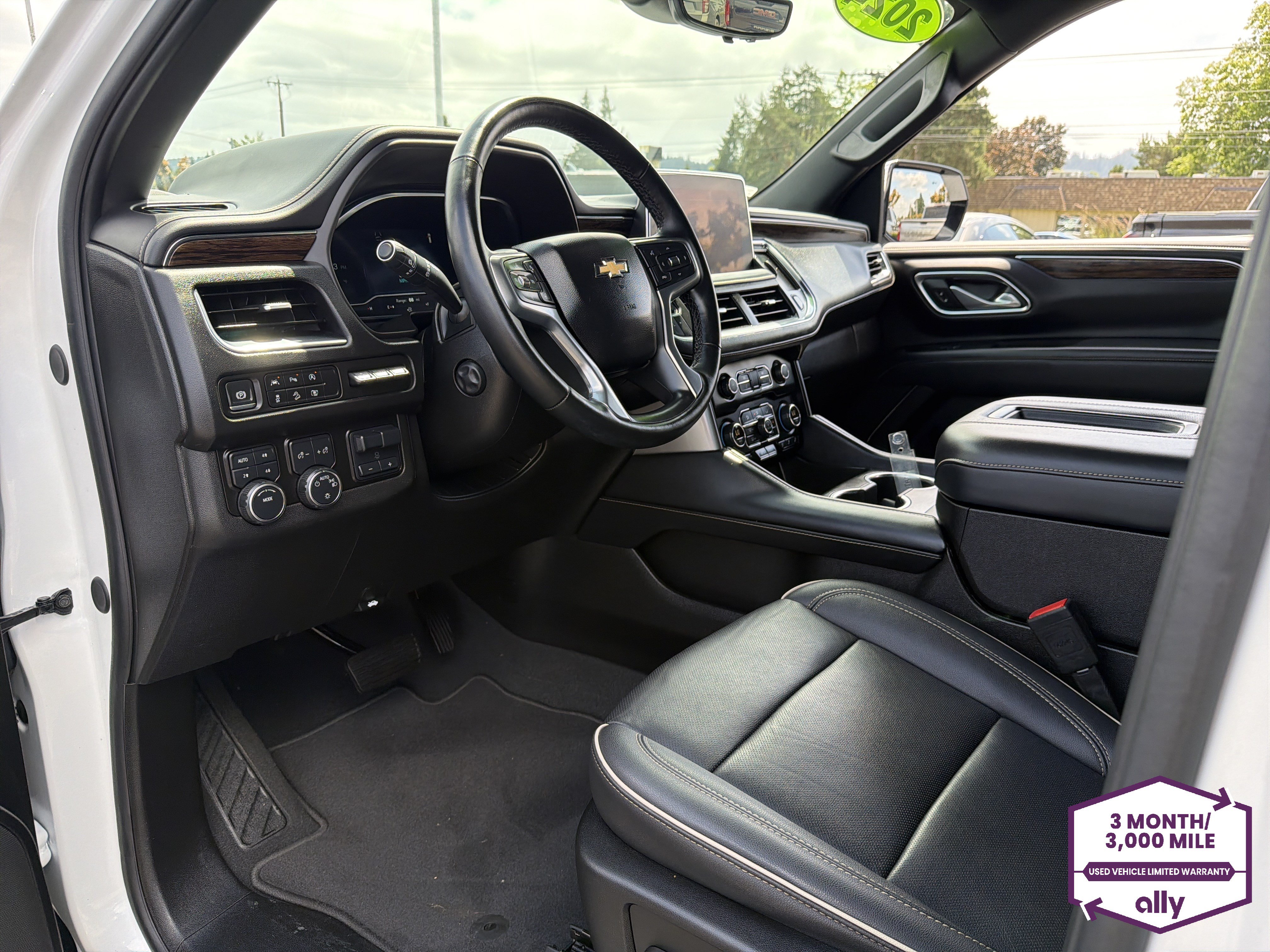 Used 2024 Chevrolet Suburban Premier AWD/4WD image 9