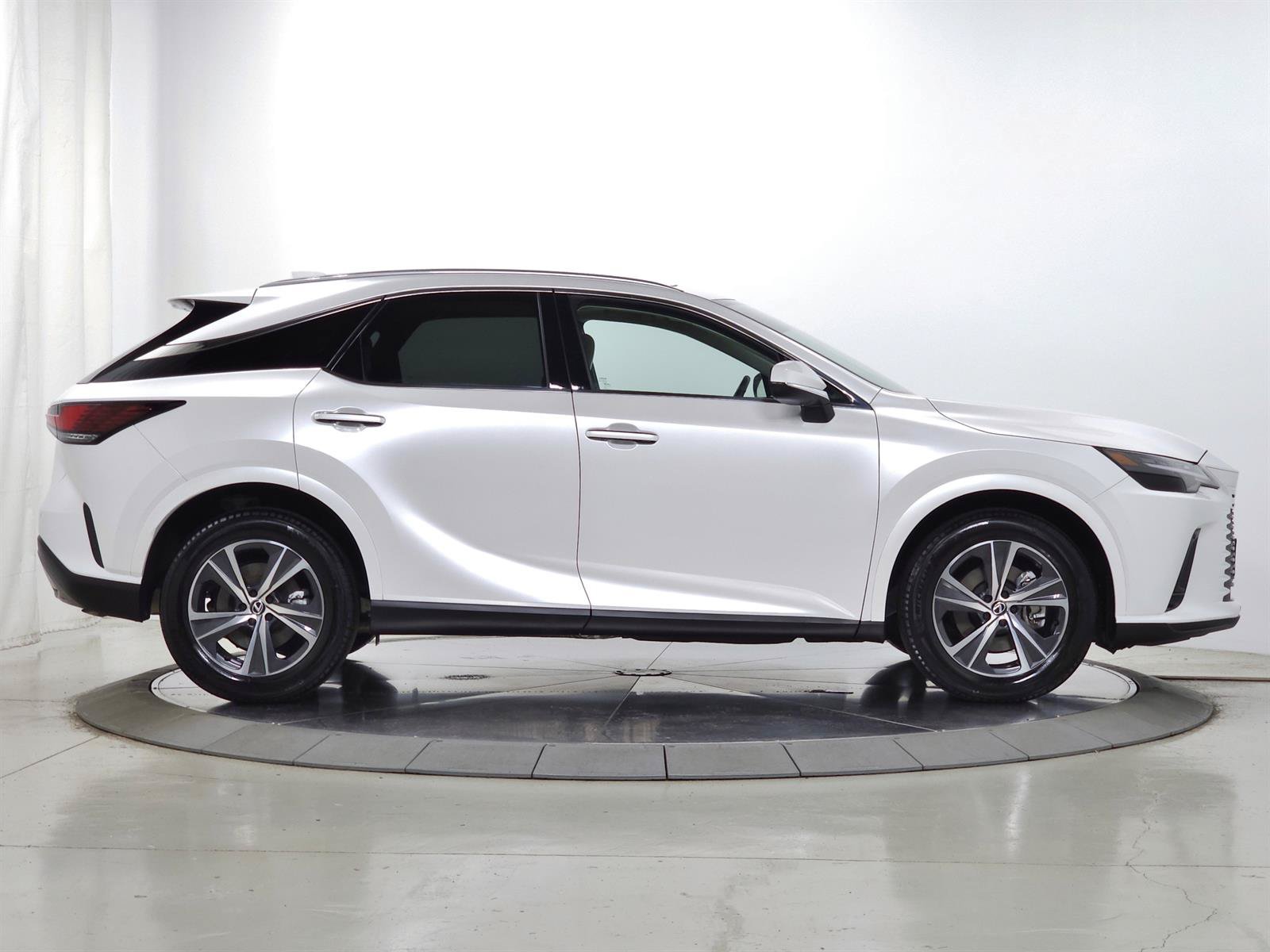 Used 2023 Lexus RX 350 Premium w/ Cold Area Package AWD/4WD image 10