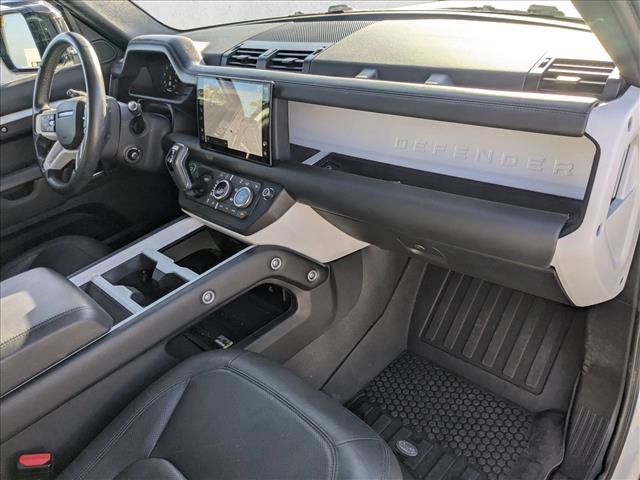 Used 2025 Land Rover Defender 110 X-Dynamic SE AWD/4WD image 18